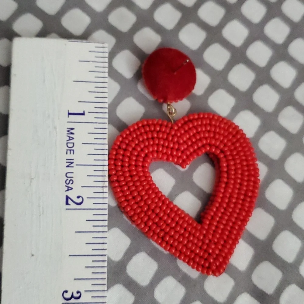 Piper K Handcrafted Seedbead Heart Earrings - Picture 6 of 8
